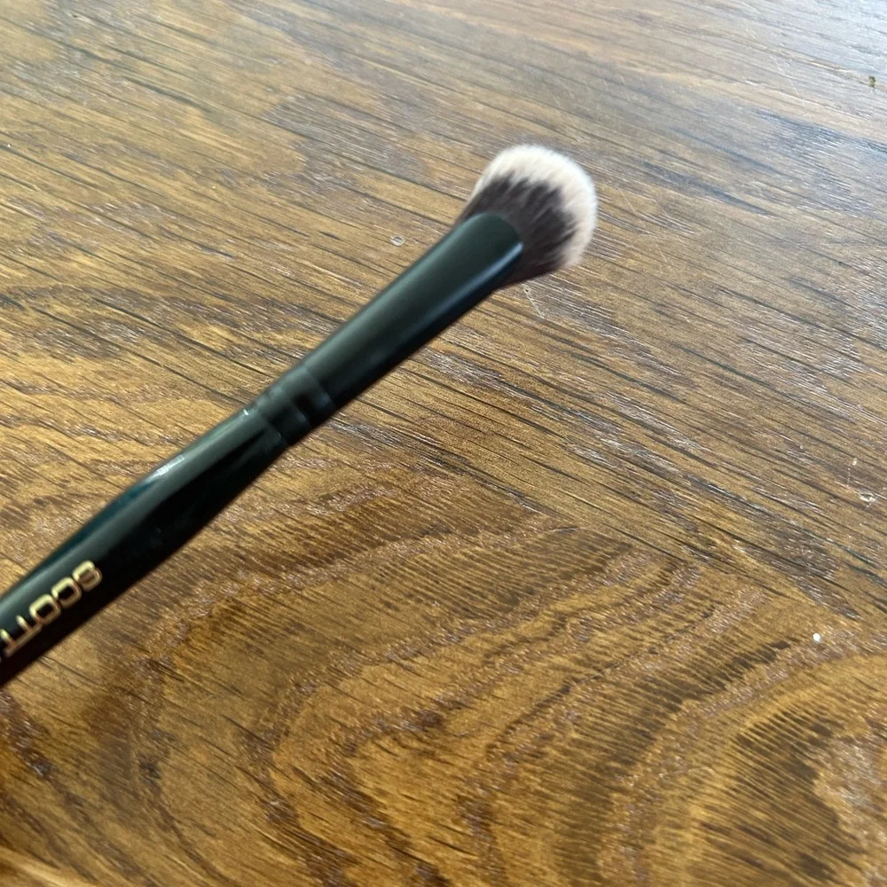 New Scott Barnes Makeup Brush 61 Eye Fan Soft Highlighting Brush